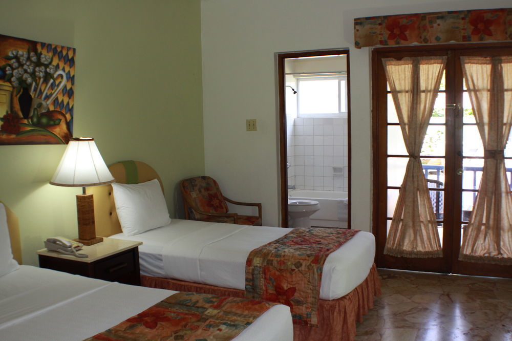 Toby'S Resort Montego Bay Esterno foto