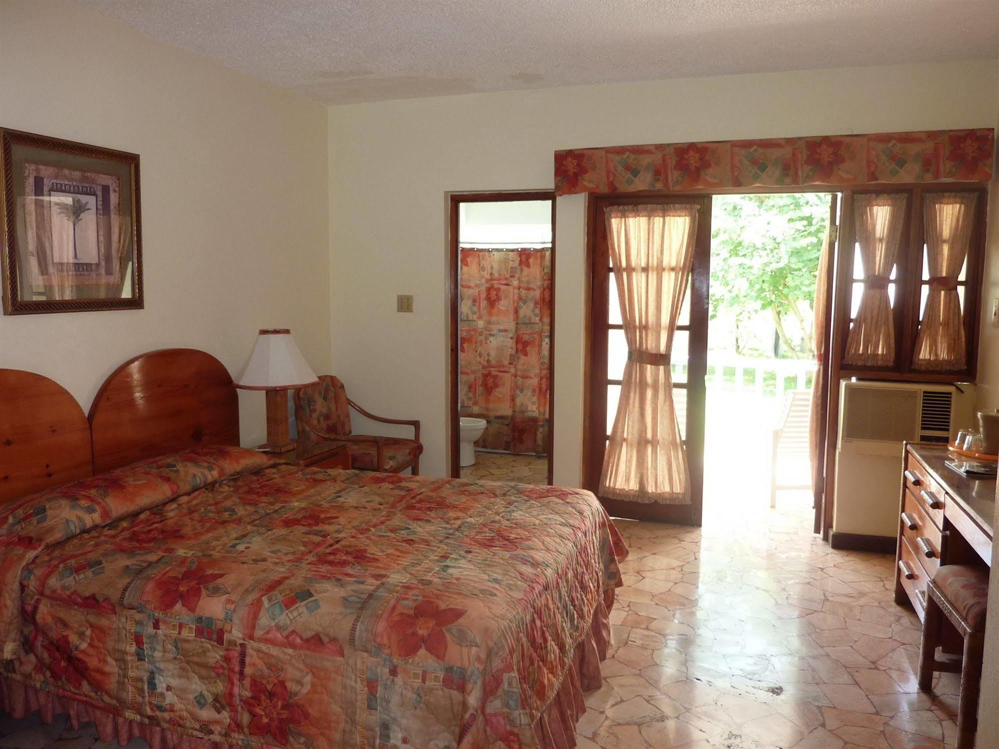 Toby'S Resort Montego Bay Esterno foto
