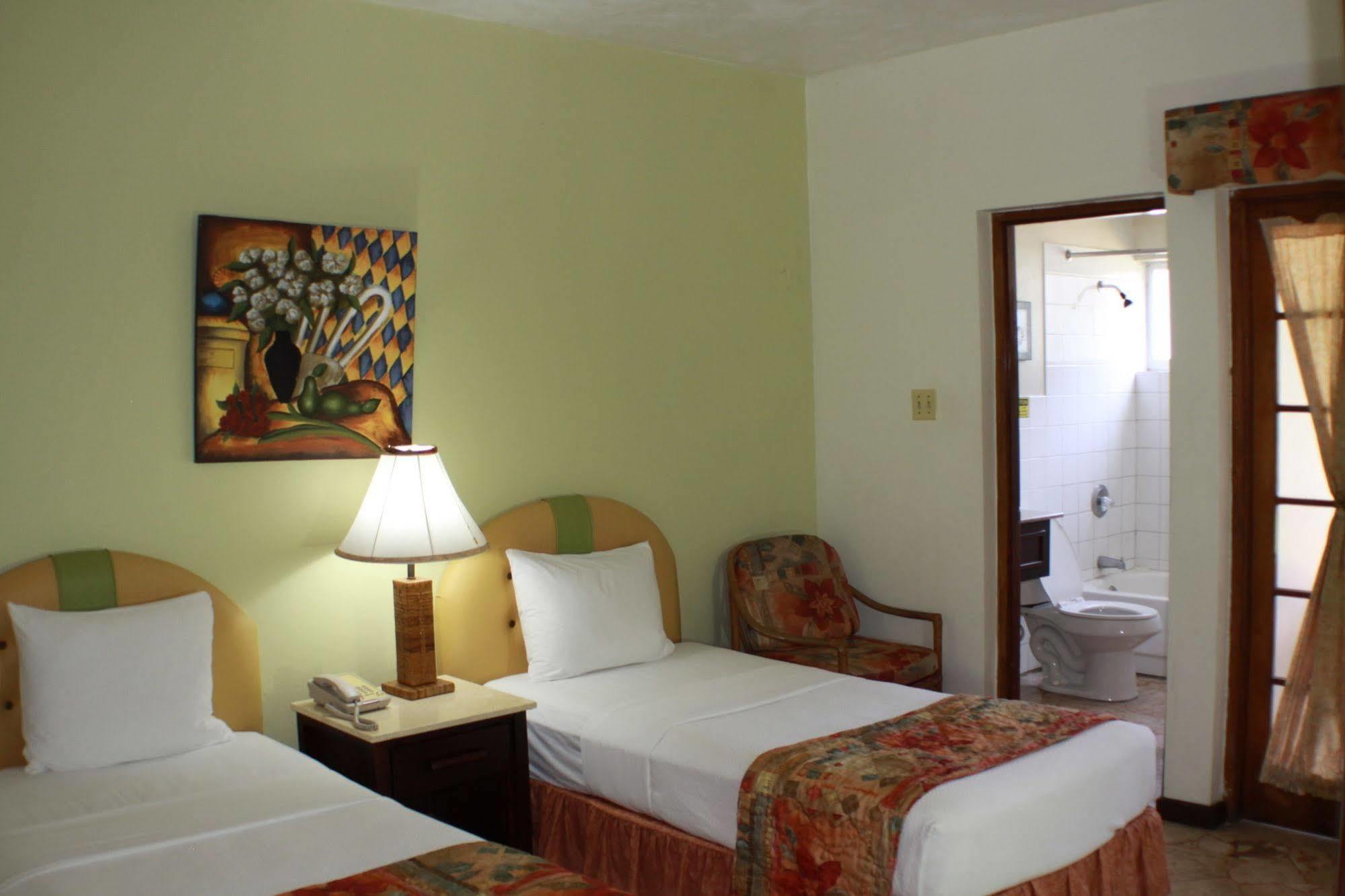 Toby'S Resort Montego Bay Esterno foto