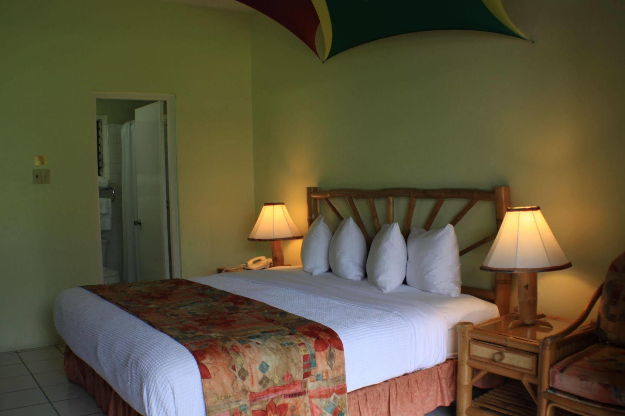 Toby'S Resort Montego Bay Esterno foto