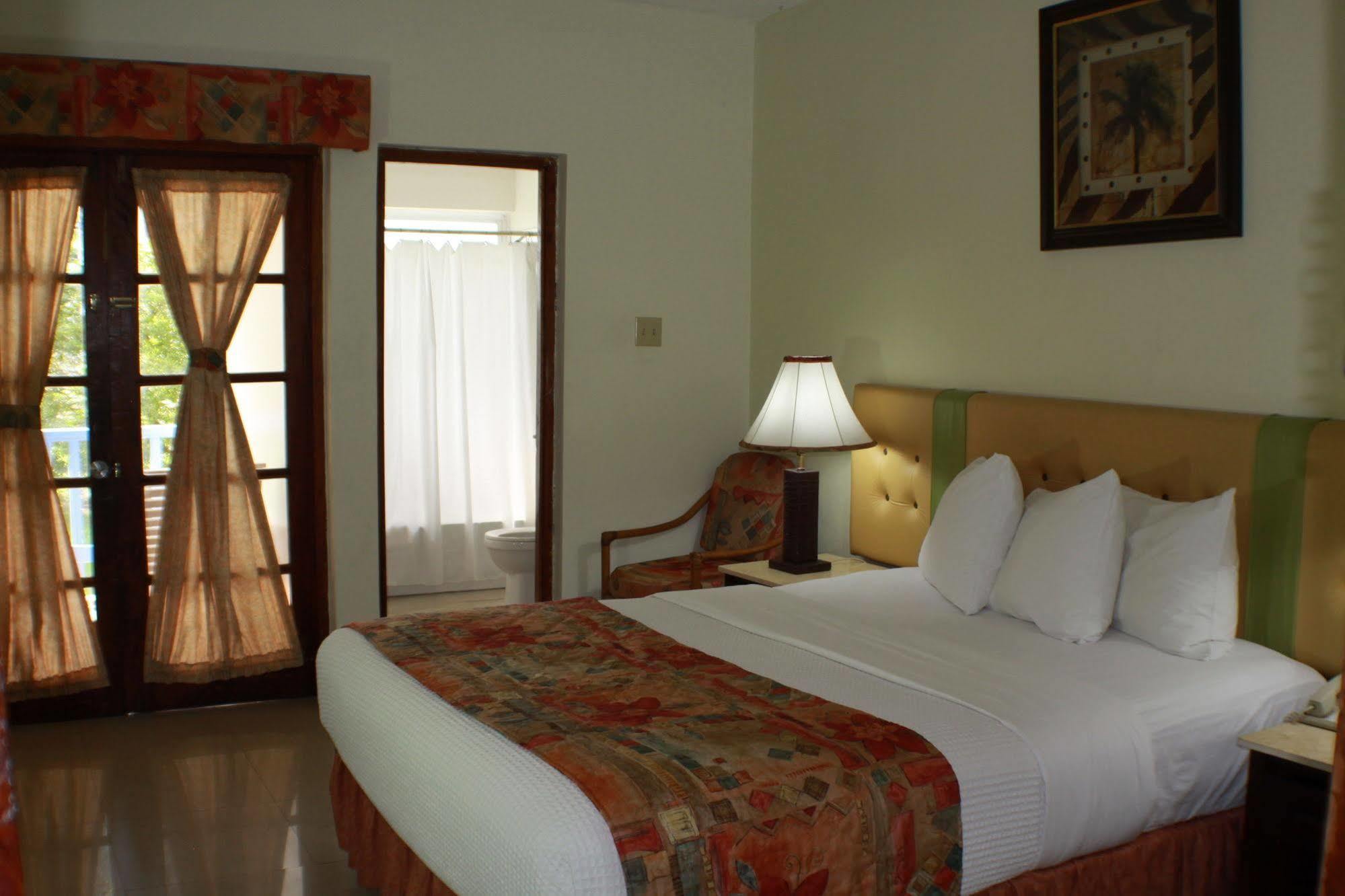 Toby'S Resort Montego Bay Esterno foto