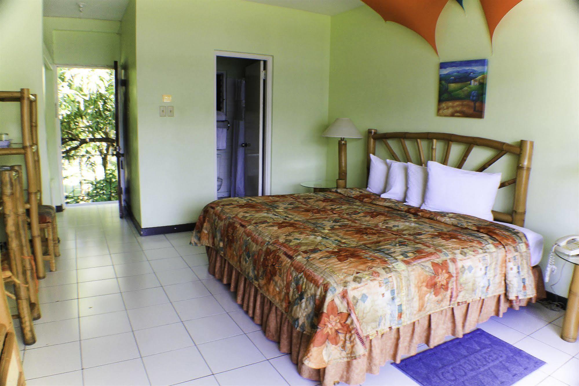 Toby'S Resort Montego Bay Esterno foto